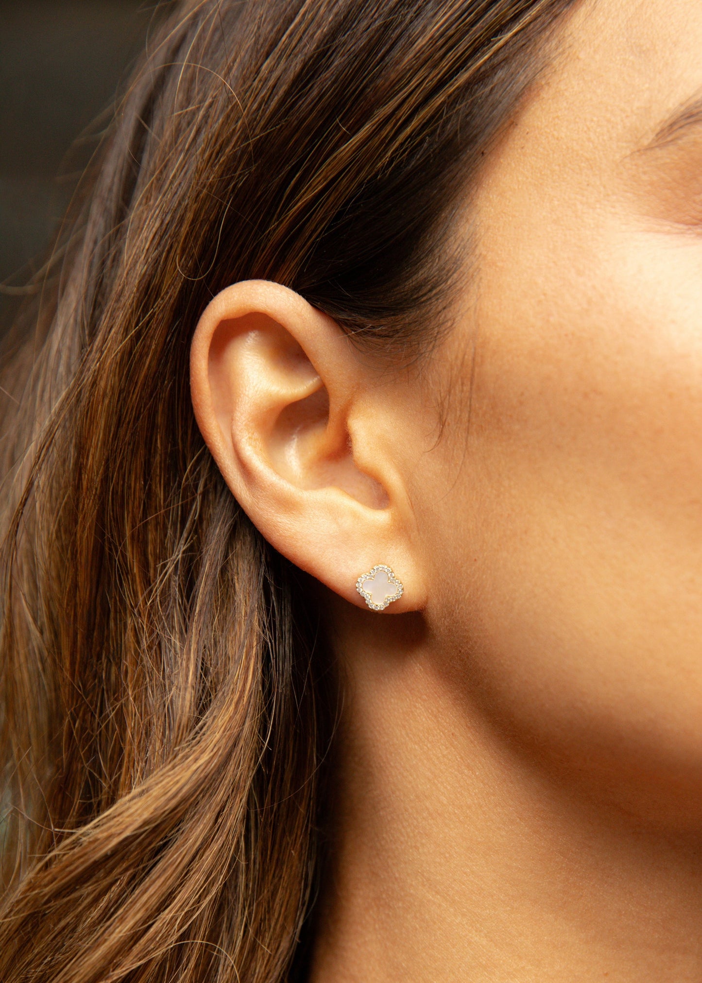 Icon White Studs